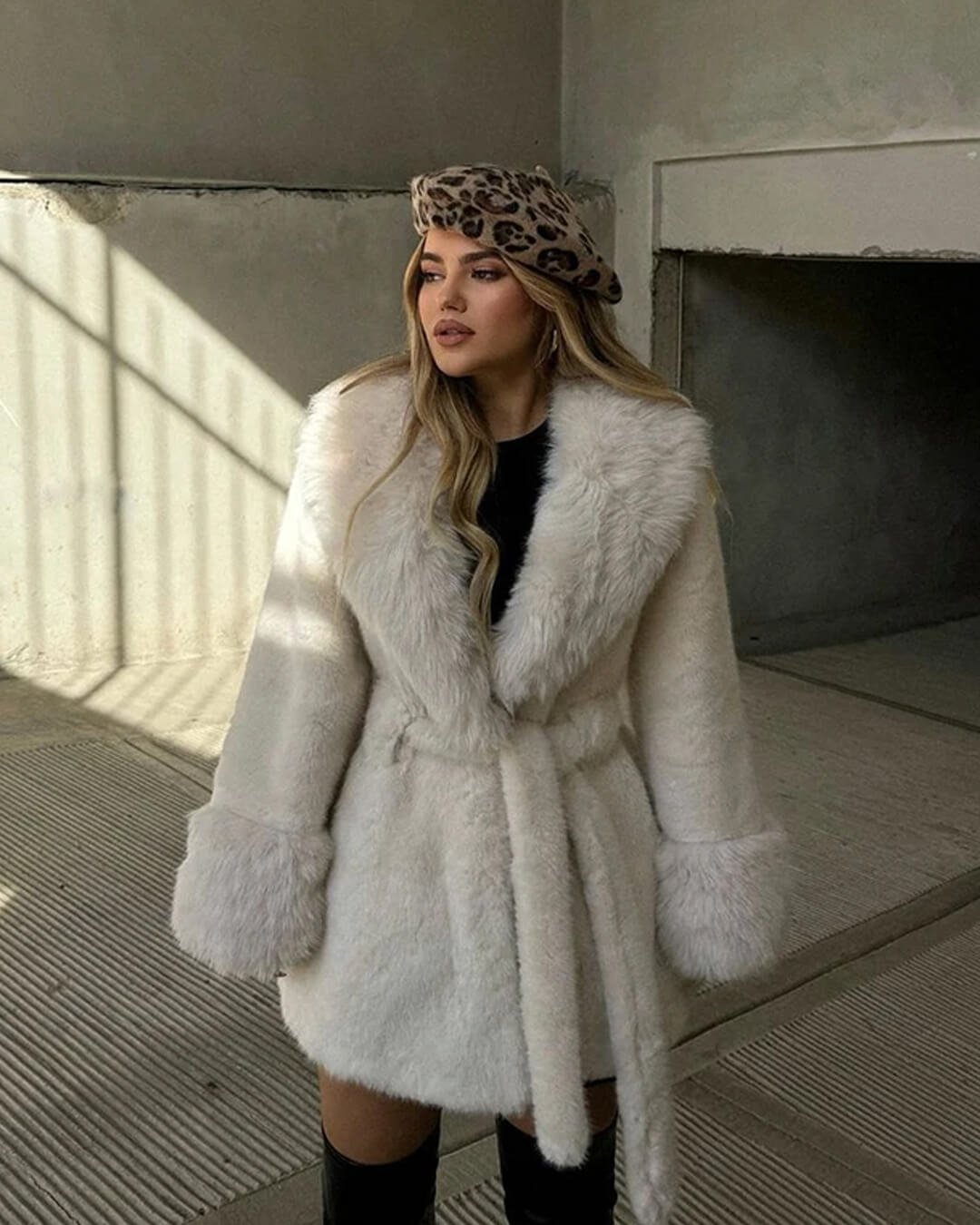 SOERA Jessa Faux Fur Trim Coat - Jackets - White M