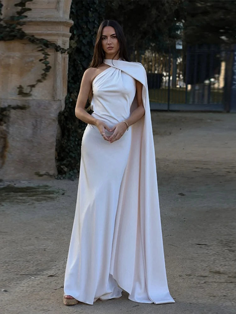 Vestido Yanna satinado halter y espalda descubierta