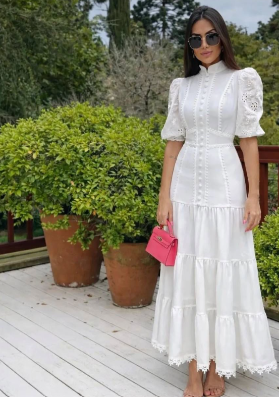 Vestido midi Isabelle em renda broderie com mangas bufantes
