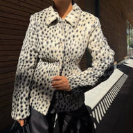 Conjunto de Chaqueta y Falda de Piel Sintética con Estampado de Leopardo Carmen