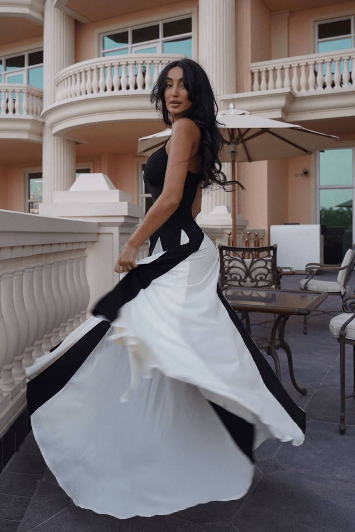 SOERA Ciara Contrasting Pleated Maxi Dress - Dresses -  Black L