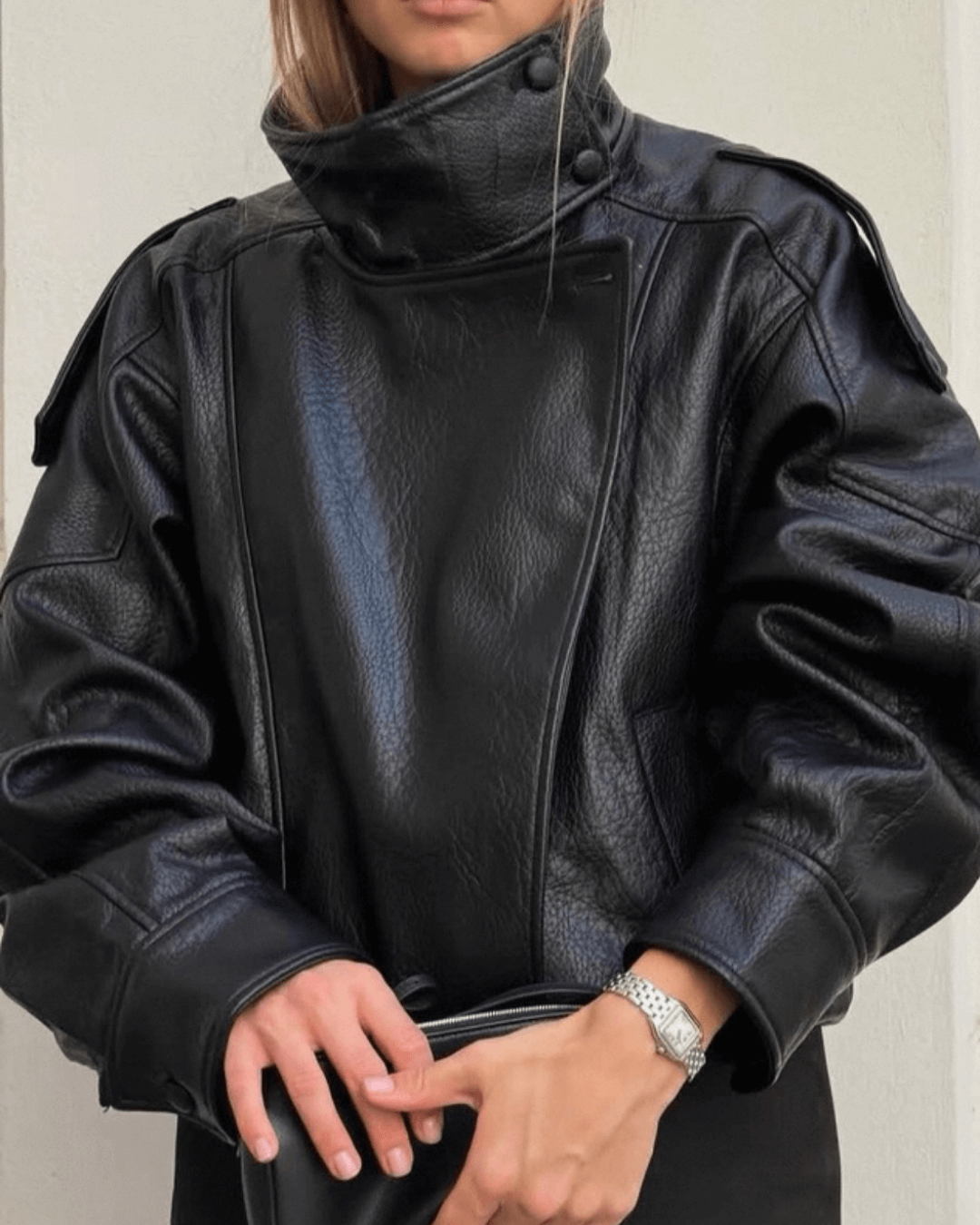 Chaqueta asimétrica Carla de piel vegana