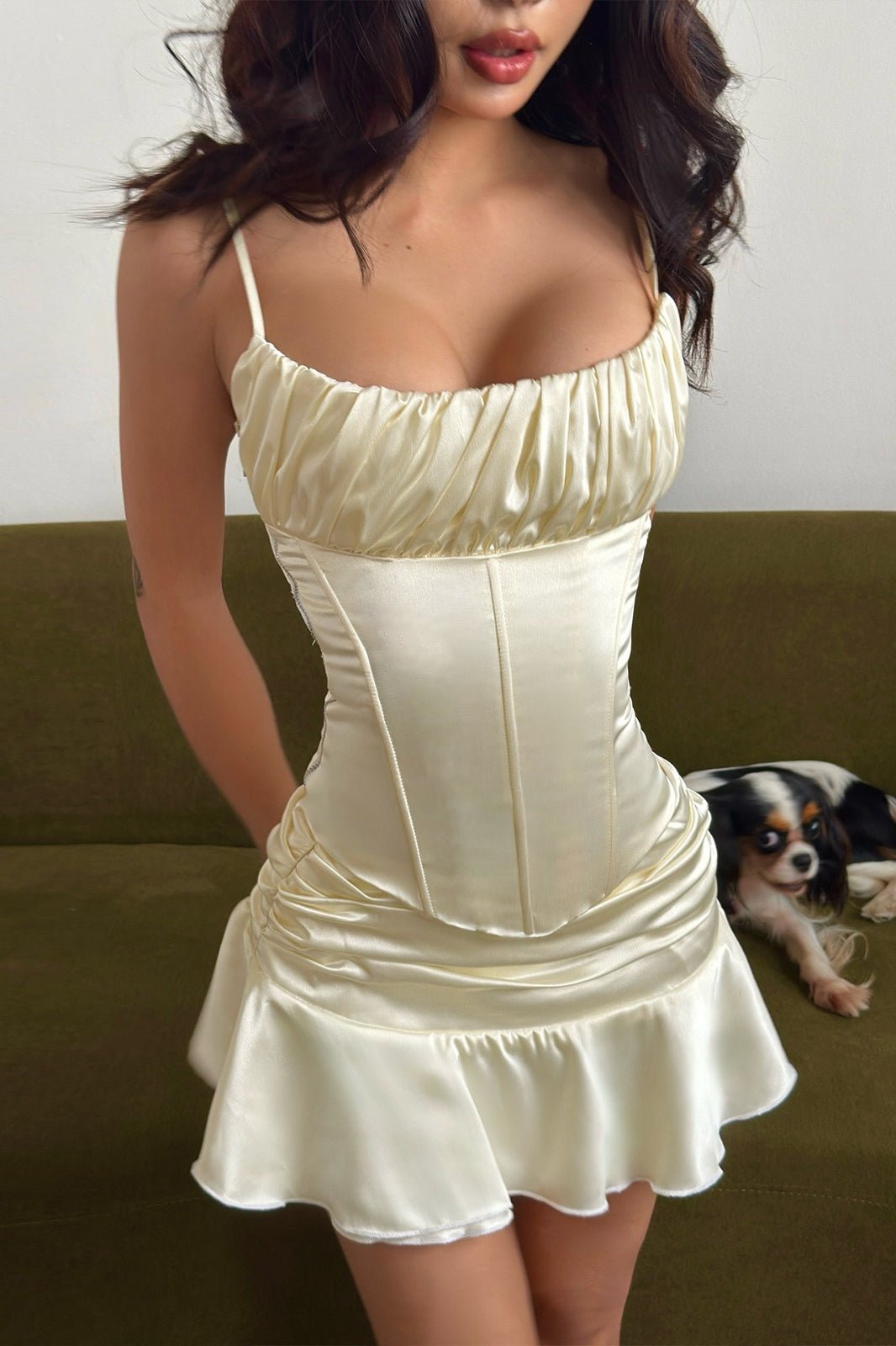 Conjunto Julia: top camisola sin espalda y falda con volantes