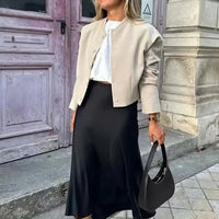 Saia Midi Anais de Cintura Subida em Cetim Preto